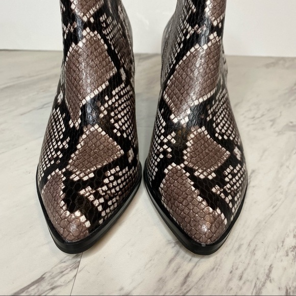 New! Treasure & Bond Braxten Snake Print Faux Leather Bootie 8M - Picture 9 of 13